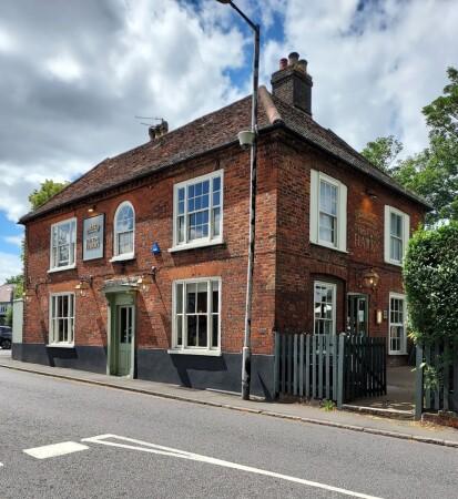 Best Sports Bars in St Albans - King Harry