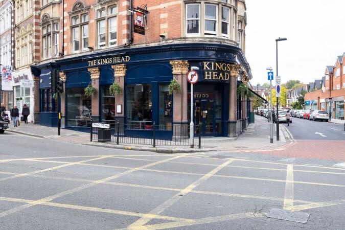 Best Sports Bars in LONDON - Kings Head