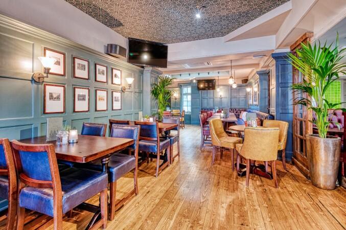 Best Sports Bars in LONDON - Volunteer