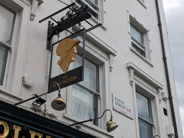 Best Sports Bars in LONDON - Volunteer