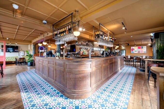 Best Sports Bars in LONDON - Falcon