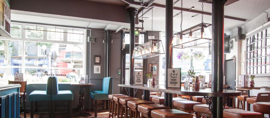 Best Sports Bars in LONDON - Prince Albert Notting Hill Gate