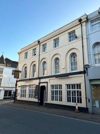 Best Sports Bars in Paignton - Ye Olde Well House