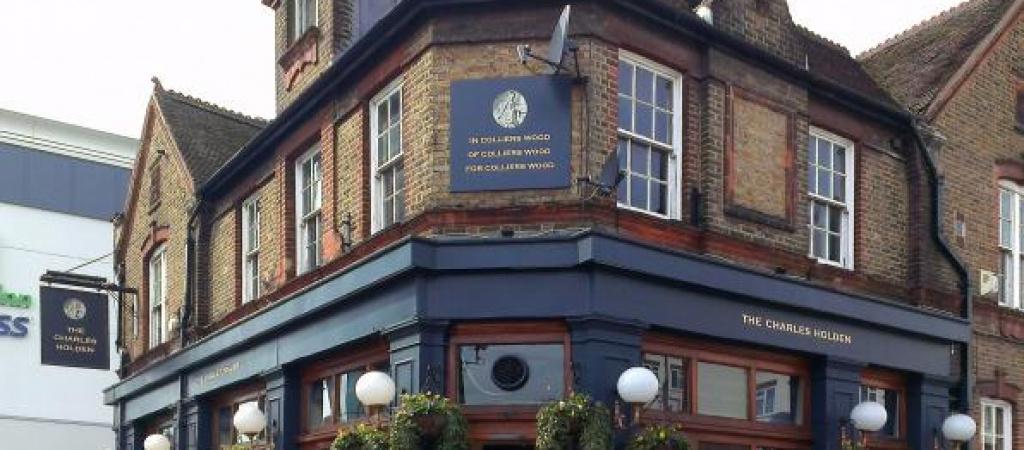 Best Sports Bars in London - The Holden