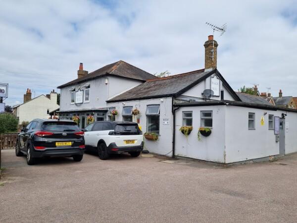 Best Sports Bars in Chelmsford - The Black Bull