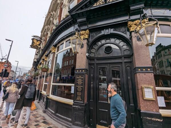 Les Meilleurs Bars à LONDON - Falcon