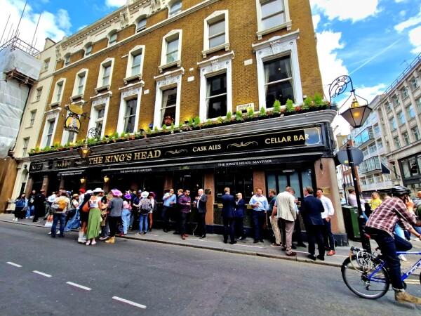 Best Sports Bars in LONDON - King's Head
