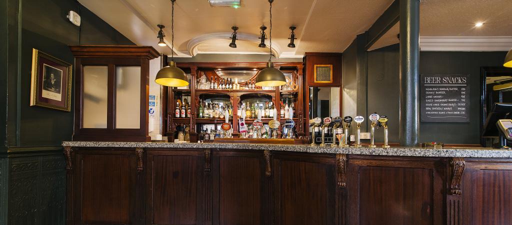 Best Sports Bars in LONDON - King's Head