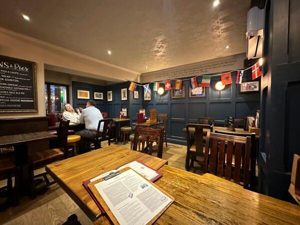 Best Sports Bars in LONDON - Sugarloaf