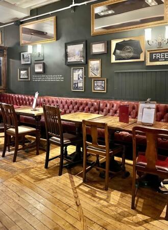 Best Sports Bars in NEWCASTLE UPON TYNE - Victoria Comet