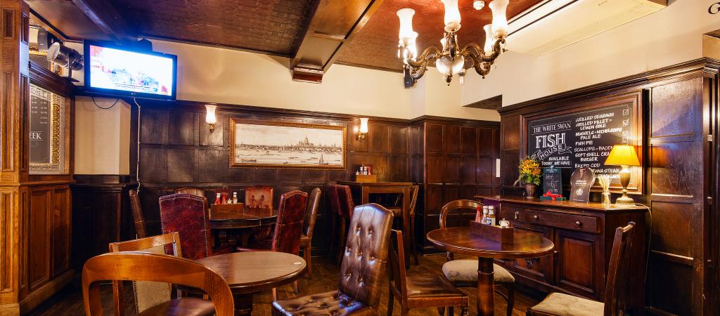 Best Sports Bars in COVENT GARDEN - White Swan