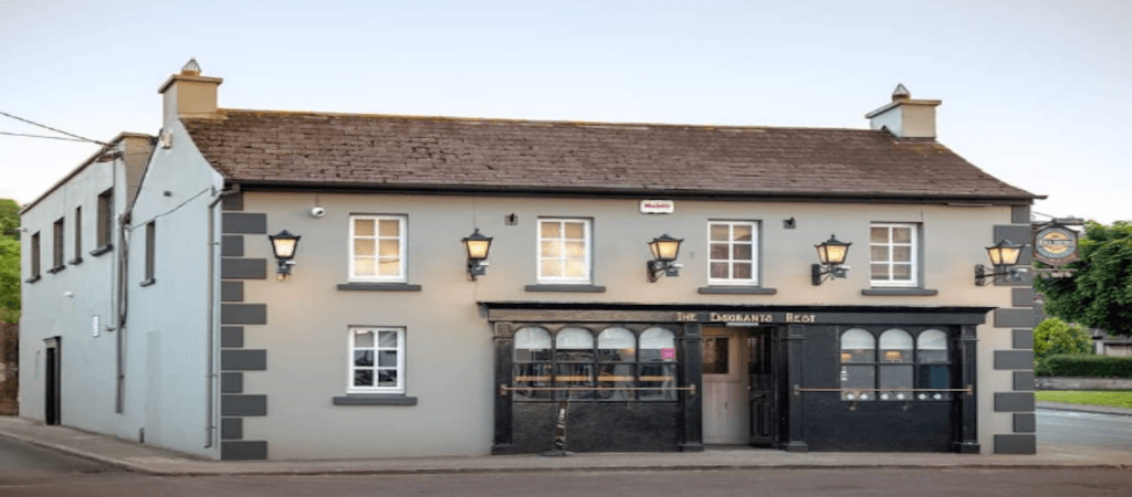 Best Sports Bars in Tipperary - The Emigrants Rest