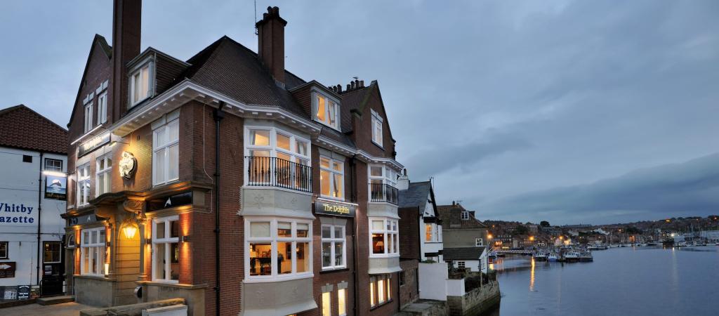 Best Sports Bars in Whitby - The Dolphin