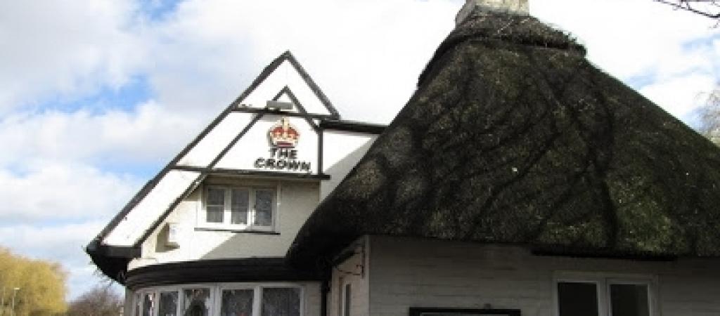 Best Sports Bars in Dunstable - The Crown