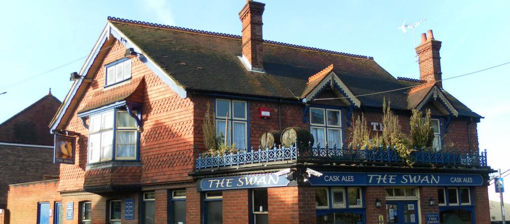 Best Sports Bars in Crawley - The Swan