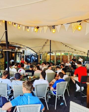 Les Meilleurs Bars à Leatherhead - Penny Black