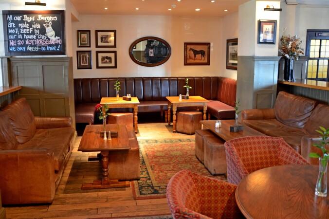 Les Meilleurs Bars à Ealing - Fox and Goose Hotel