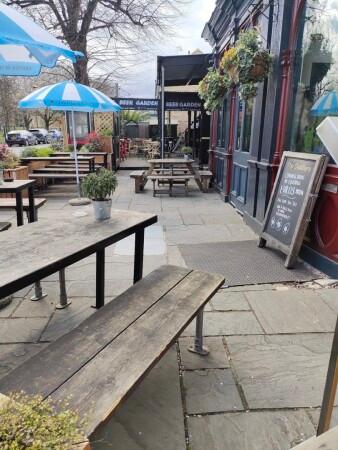 Best Sports Bars in London - The Distillers