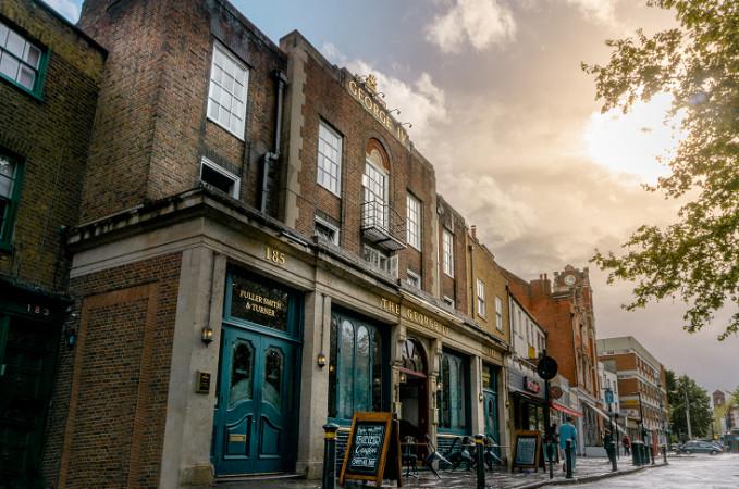Best Sports Bars in Chiswick - George IV