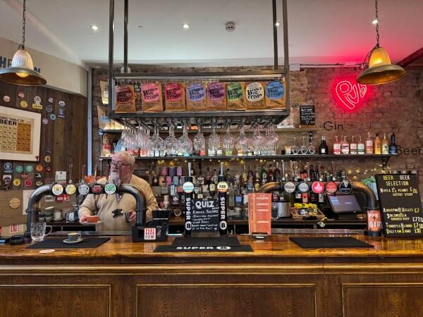 Best Sports Bars in London - The Crown