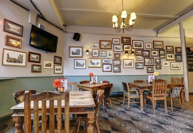 Best Sports Bars in London - The Crown