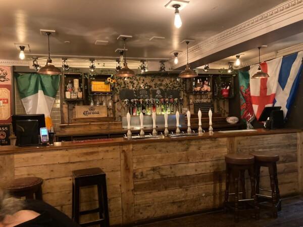 Best Sports Bars in London - Flying Horse