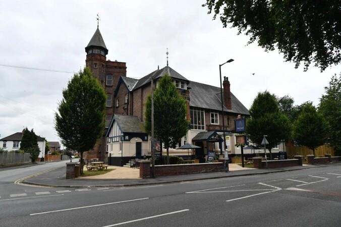 Best Sports Bars in Sale - The Sale