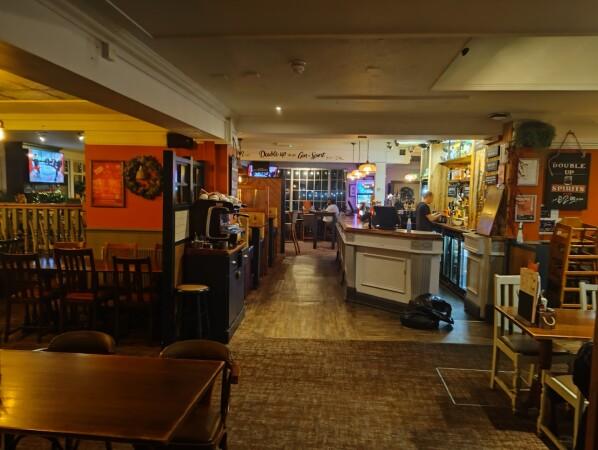 Best Sports Bars in Finchley - Five Bells (Finchley)
