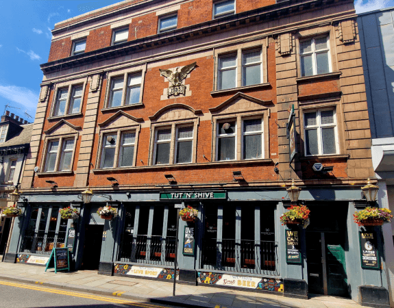 Best Sports Bars in Doncaster - Tut N Shive (Doncaster)