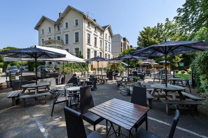 Best Sports Bars in Cheltenham - Lansdown (Cheltenham)