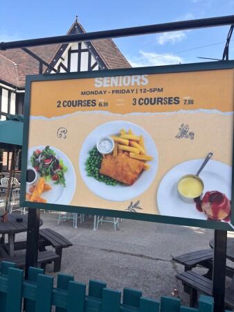 Best Sports Bars in Watford - Tudor Arms (Watford)