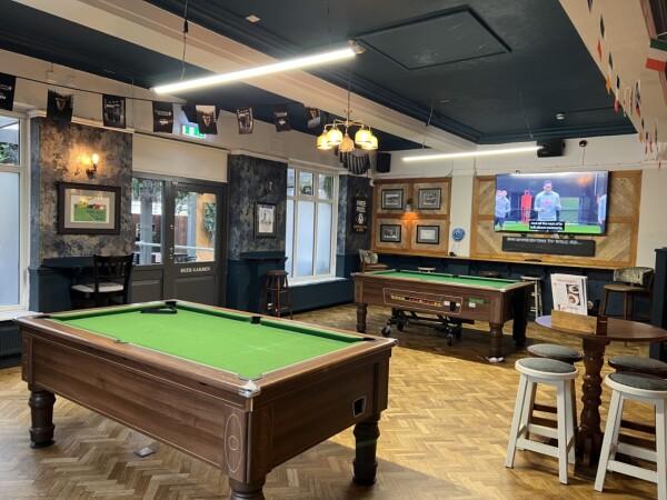 Best Sports Bars in Middlesex - The Whittington (Pinner)