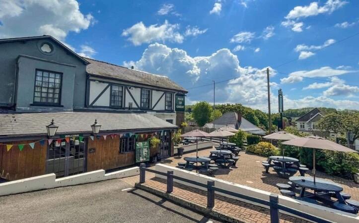 Best Sports Bars in Newport - Man of Gwent (Newport)