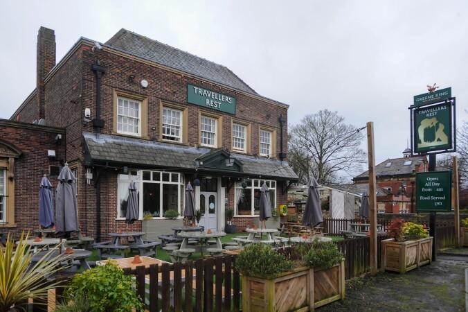 Best Sports Bars in Leeds - Travellers Rest (Leeds)