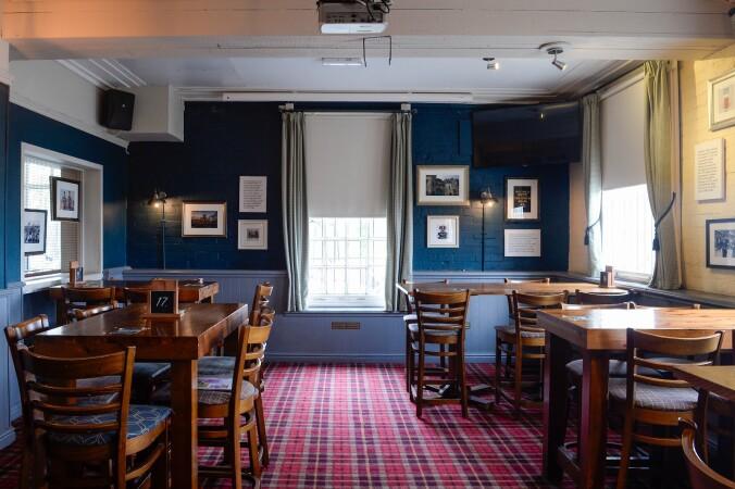 Best Sports Bars in Leeds - Travellers Rest (Leeds)