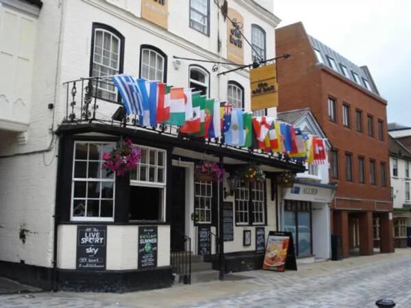 Best Sports Bars in Hemel Hempstead - Old Bell (Hemel Hempstead)