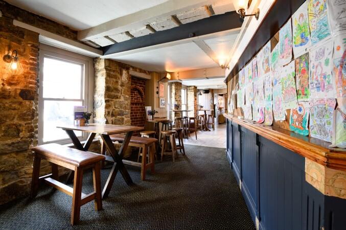 Best Sports Bars in Weymouth - White Hart (Weymouth)