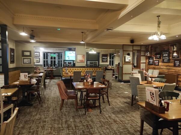 Best Sports Bars in Avon - Air Balloon (Filton)