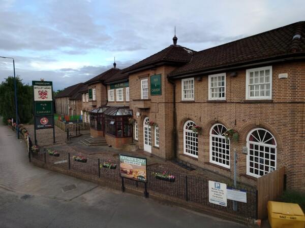 Best Sports Bars in Middlesex - Myllet Arms (Greenford)