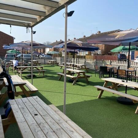 Best Sports Bars in Bicester - White Horse (Bicester)