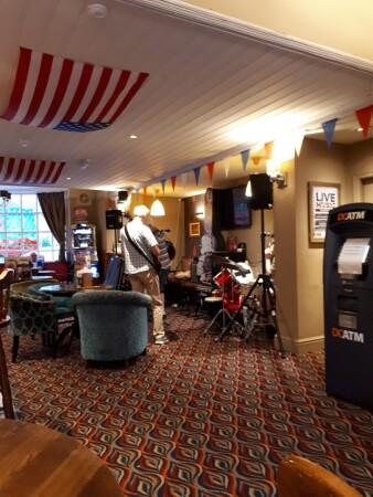 Best Sports Bars in Welwyn Garden City - Grove (Welwyn Garden City)