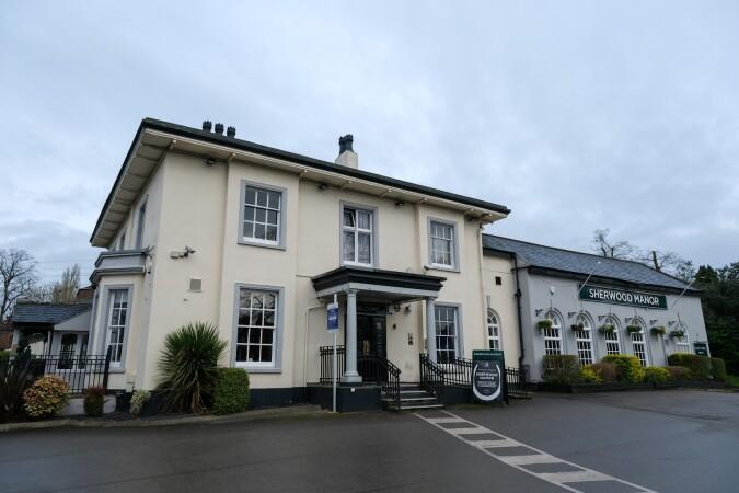 Best Sports Bars in Nottingham - Sherwood Manor (Nottingham)