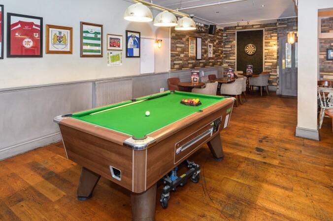 Best Sports Bars in Bristol - Wackum Inn