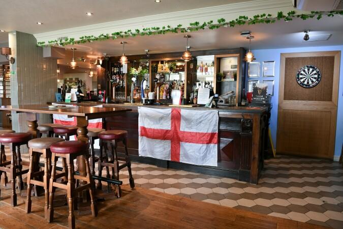 Best Sports Bars in Dunstable - Ewe & Lamb (Dunstable)