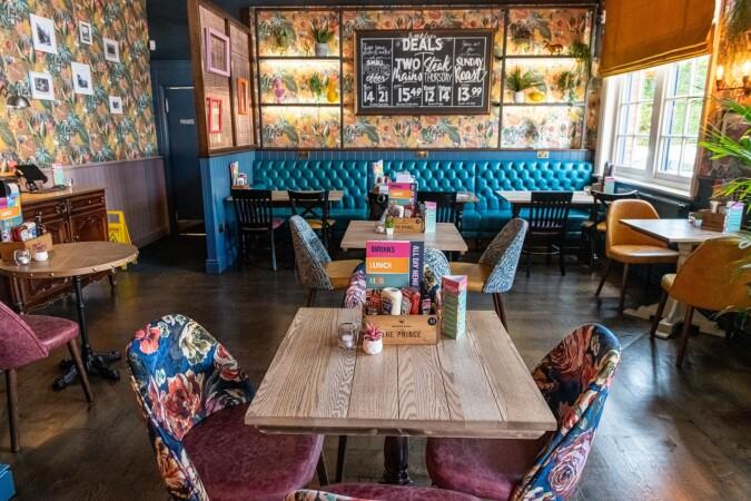 Best Sports Bars in Berkshire - Prince (Crowthorne)