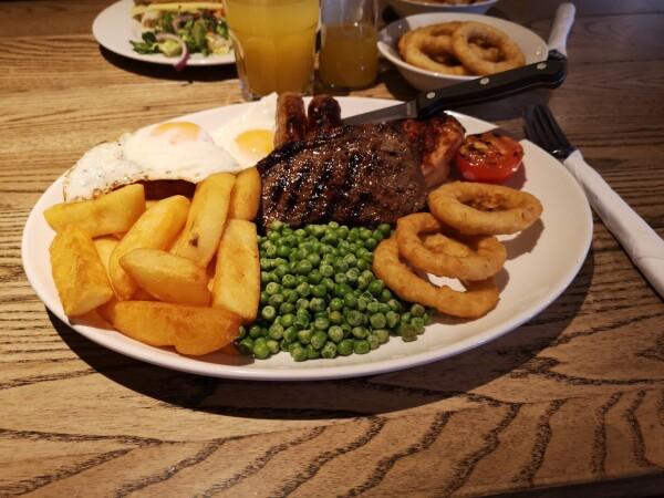 Best Sports Bars in Northampton - White Elephant (Northampton)