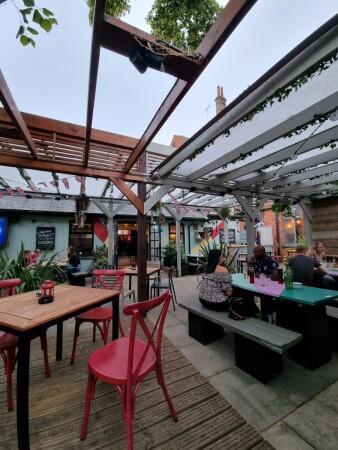 Best Sports Bars in Northampton - White Elephant (Northampton)