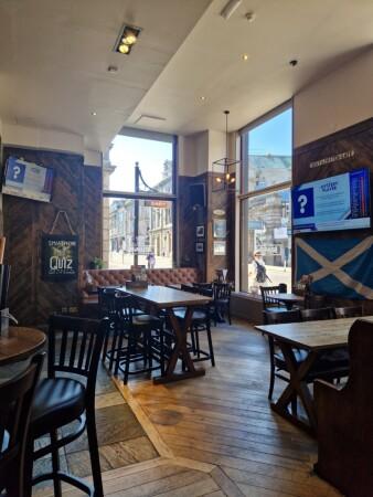 Best Sports Bars in Inverness-Shire - Platform 8 (Inverness)