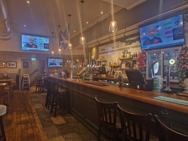 Best Sports Bars in Inverness-Shire - Platform 8 (Inverness)