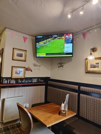 Best Sports Bars in Ayrshire - Drouthy Neebors (Largs)